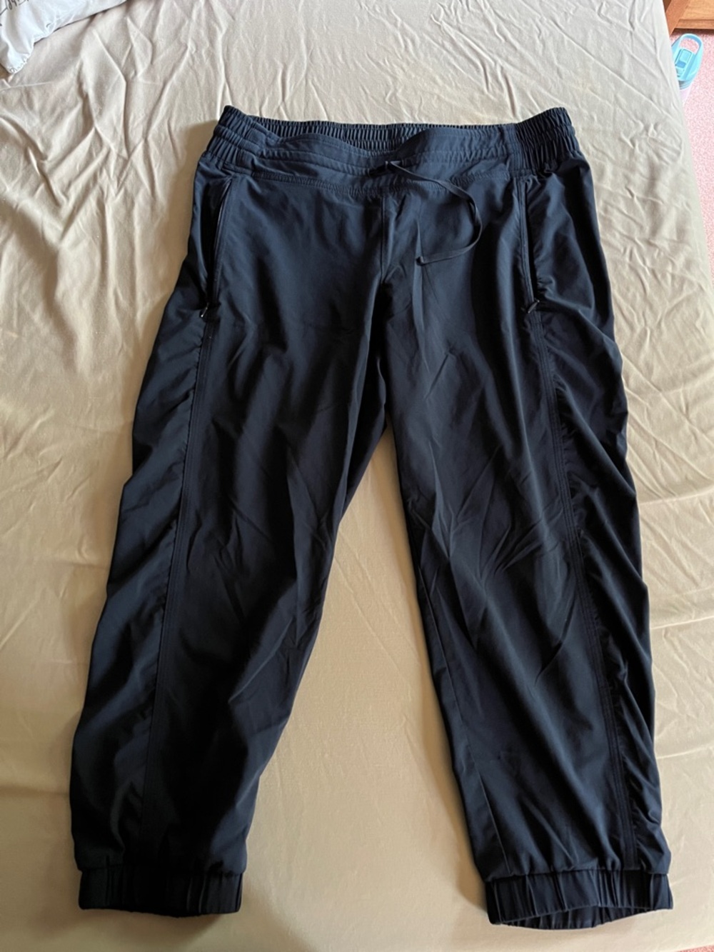 Women’s navy blue Jogger capris- Lightweight Active Wear